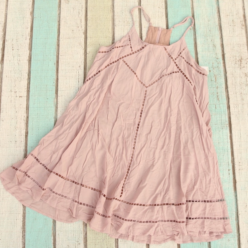 Francesca’s Lace Swing Mini Dress Mauve Pink 🌈